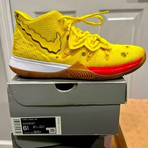 Nike Kyrie 5 x SpongeBob 
Opti Yellow
Size 6.5Y
